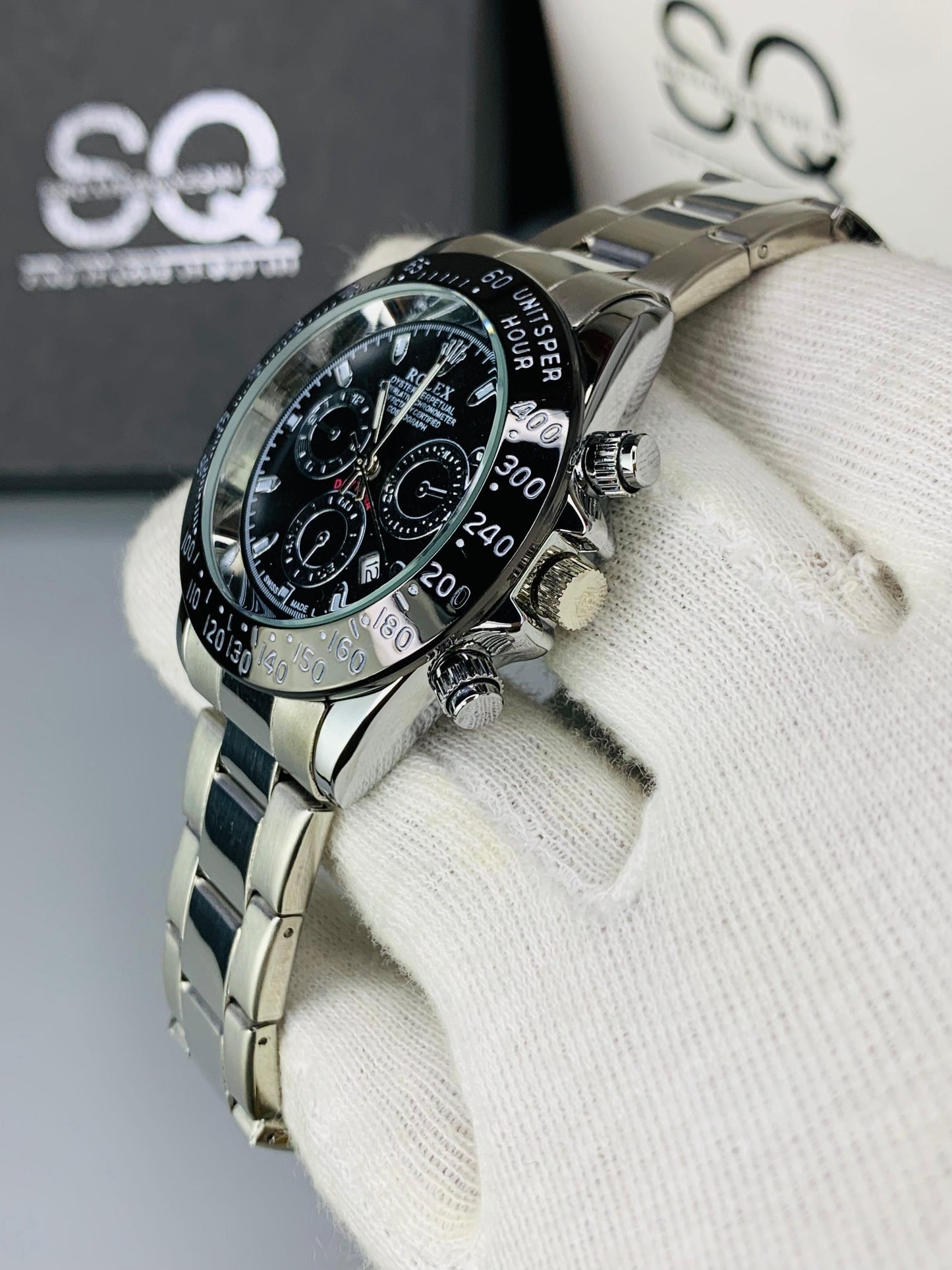 The Day-Tona Model | Bezel Rotating